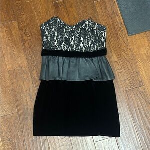 ABS Allen Schwartz size 6 Elegant Black Lace, Leather and Velvet strapless Dress